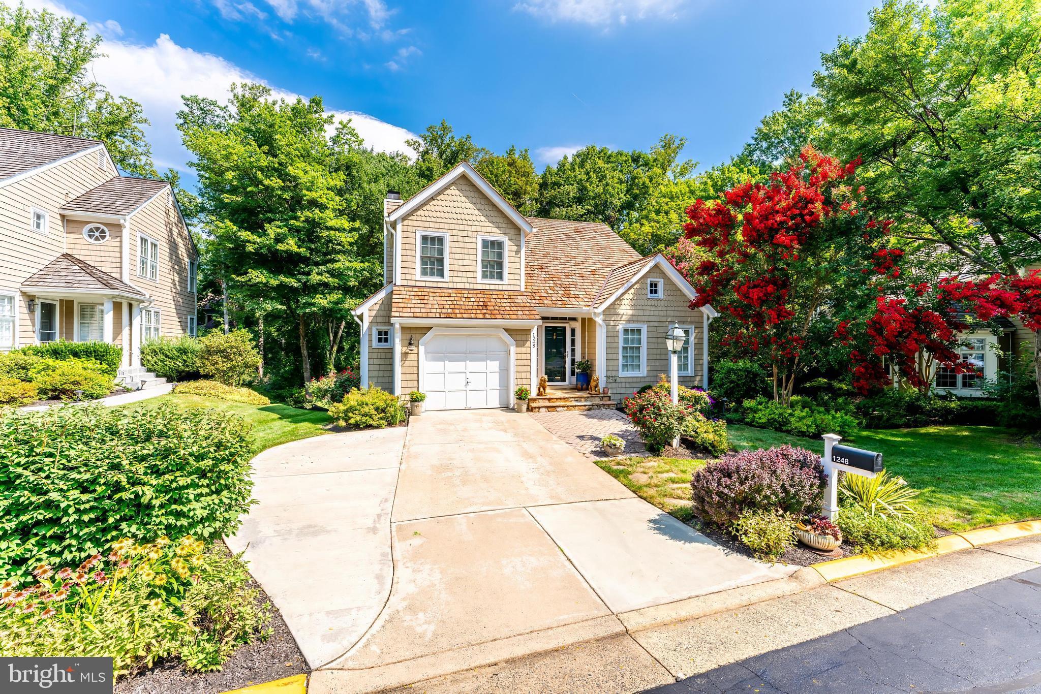 1248 Lamplighter Way Reston, VA 20194 - Photo 2 of 64