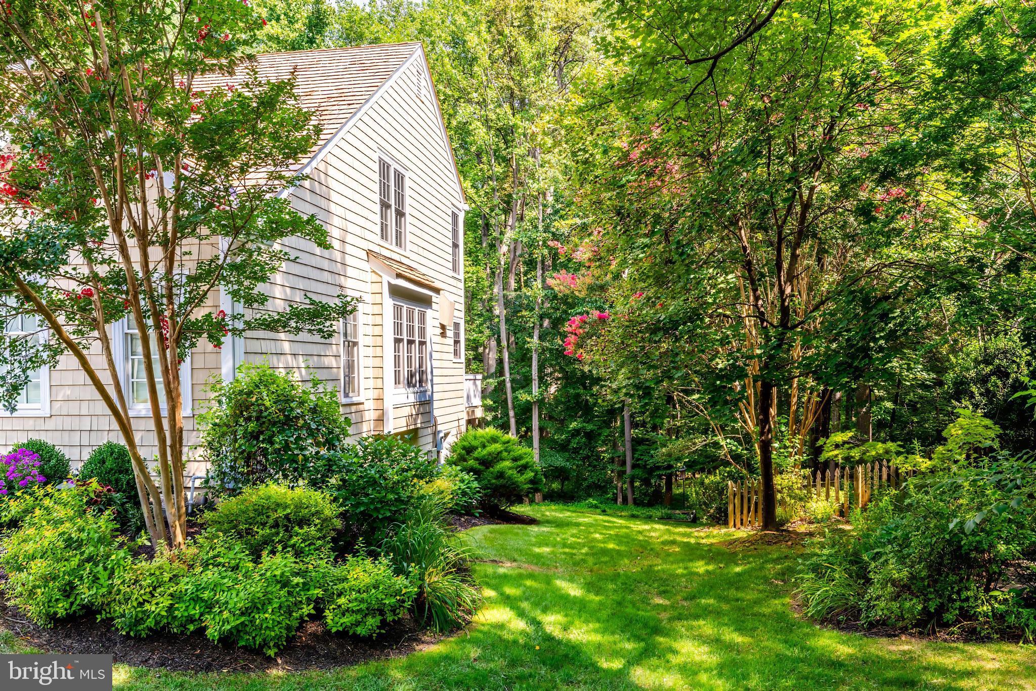 1248 Lamplighter Way Reston, VA 20194 - Photo 58 of 64 a view of backyard with garden and entertaining space