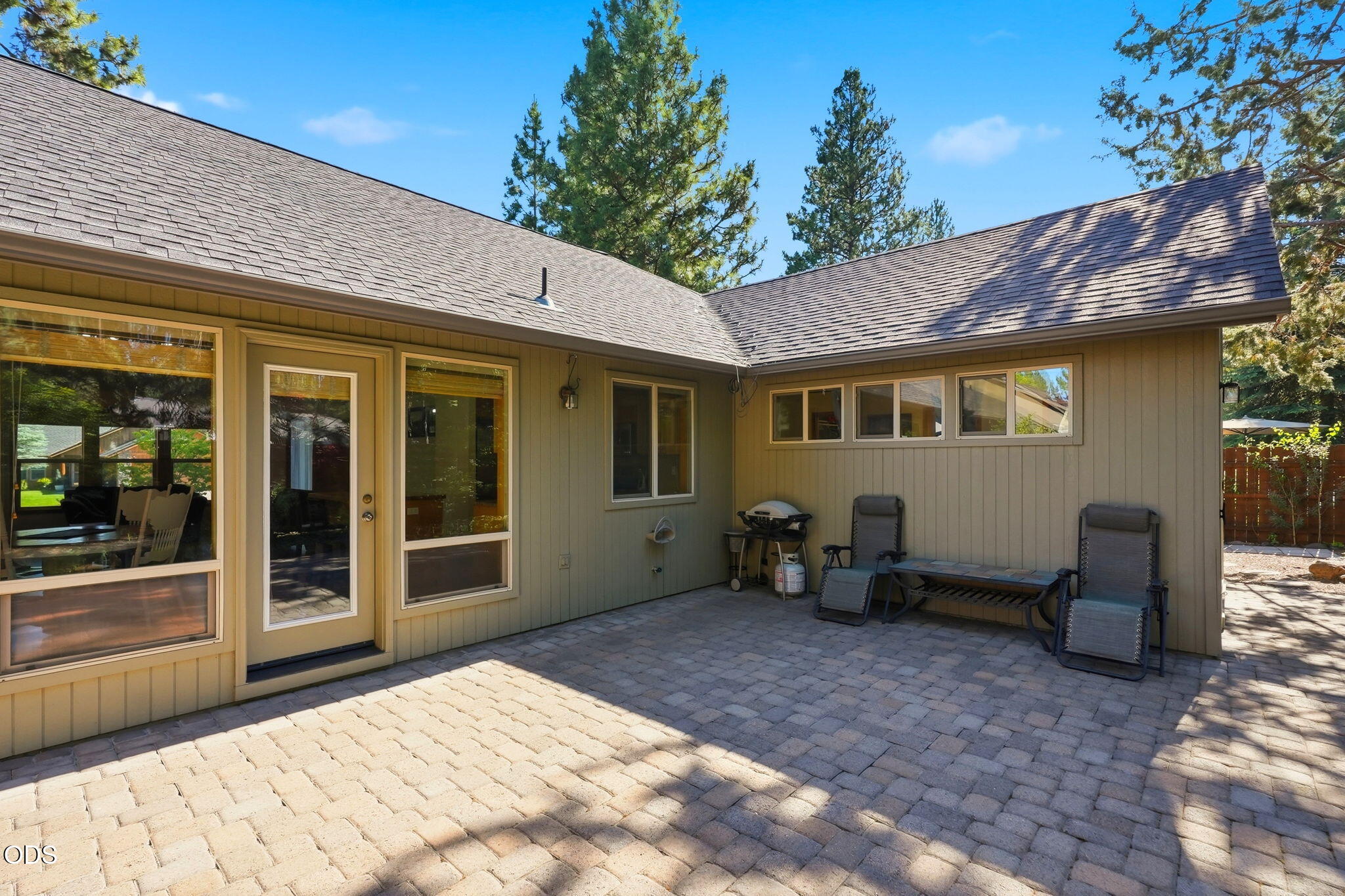 19905 Antler Point Drive Bend, OR 97702 - Photo 15 of 26