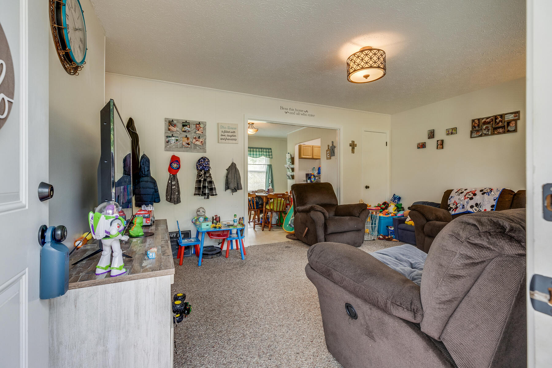 426 Bell Hollow Road Kingsport, TN 37664 - Photo 5 of 27 005