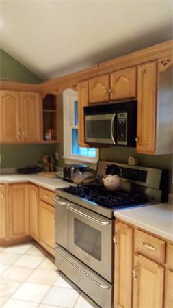 37 Rockefeller Street Randolph, MA 02368 - Photo 4 of 10 Gallery Image 4