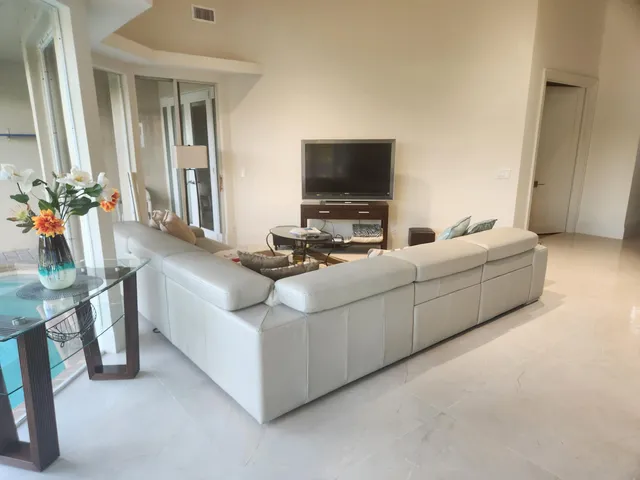 $8,000 | 5480 Northwest 41st Terrace, Boca Raton, FL 33496