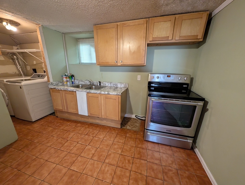 178 County Street Fall River, MA 02723 - Photo 12 of 18