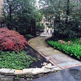 5 Gingerwood Road Malvern, PA 19355 - Photo 10 of 40 Flagstone Walkway Off of Driveway