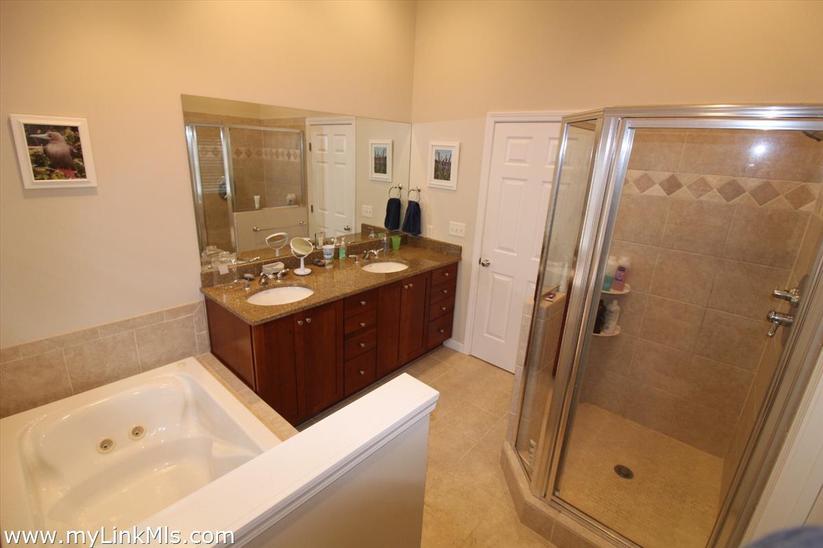 32 Flamingo Drive Edgartown, MA 02539 - Photo 21 of 35 Full bathroom