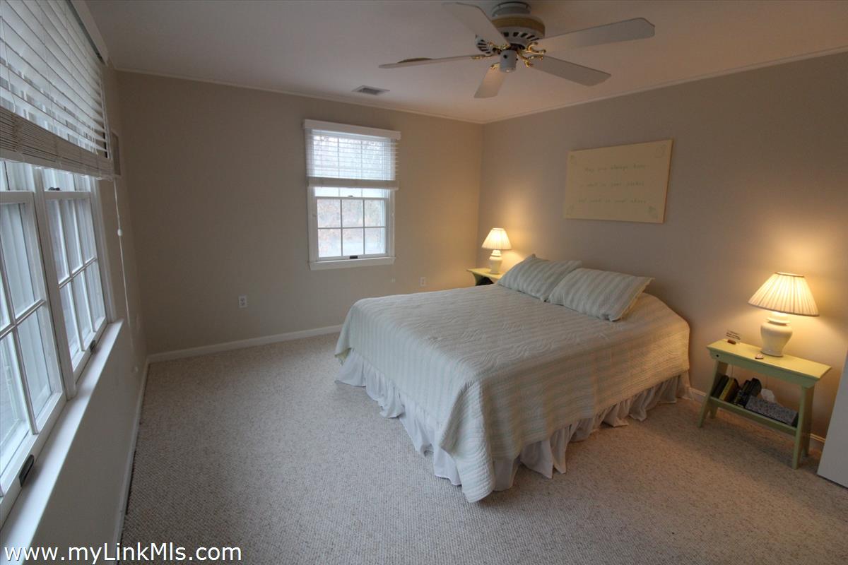 32 Flamingo Drive Edgartown, MA 02539 - Photo 29 of 35 Bedroom 5 second floor