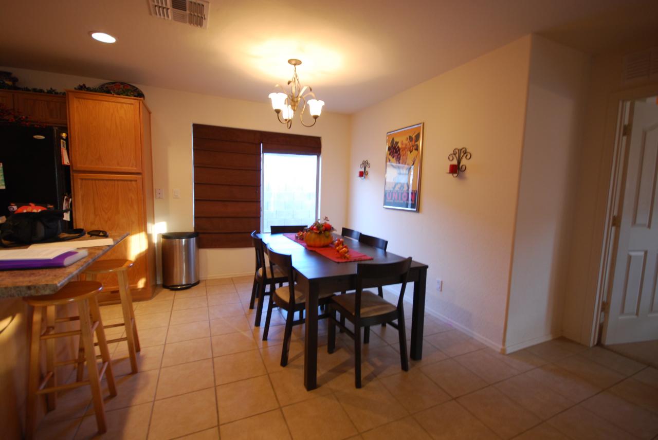 42319 West Venture Road Maricopa, AZ 85138 - Photo 5 of 12 Eat in Kitchen