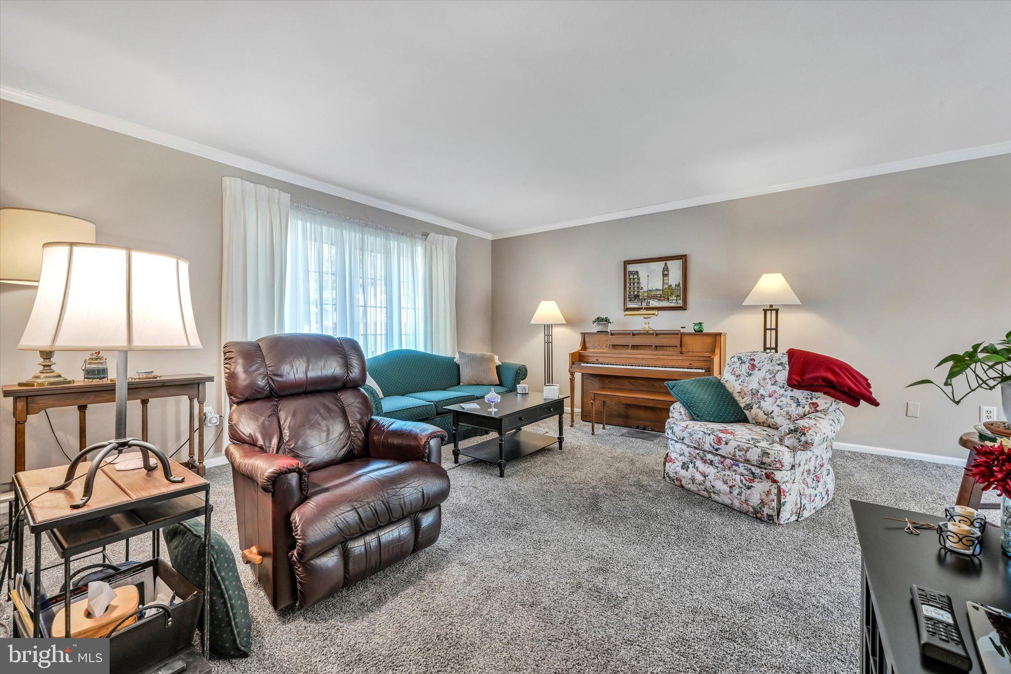 152 Castleton Drive Reading, PA 19607 - Photo 4 of 24