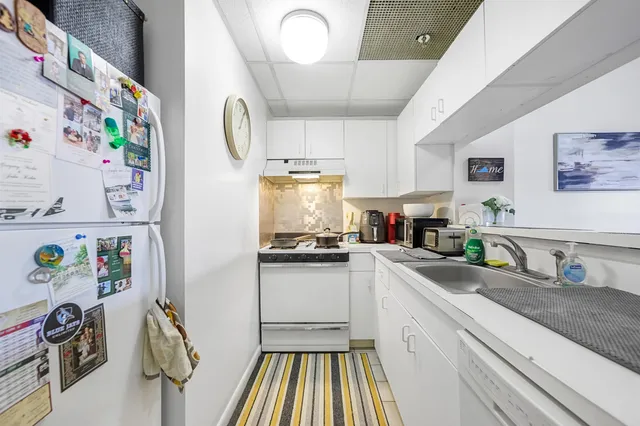 $325,000 | 227 Christopher Columbus Drive, Unit 209B, Jersey City, NJ 07302