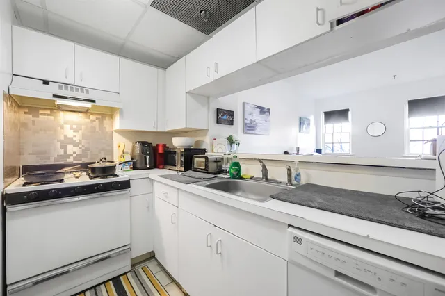 $325,000 | 227 Christopher Columbus Drive, Unit 209B, Jersey City, NJ 07302