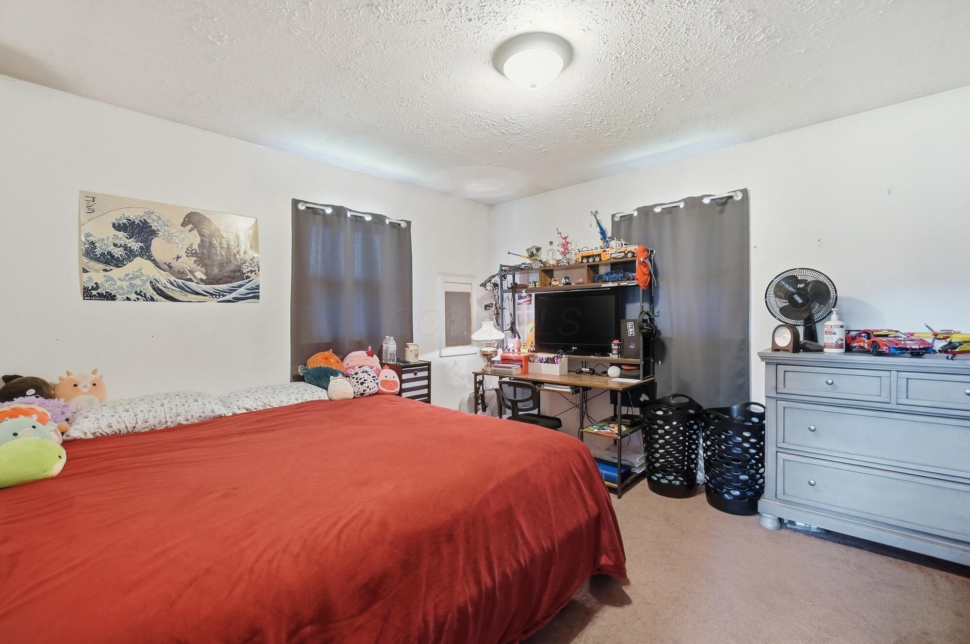 6809 Palmer Road Pataskala, OH 43062 - Photo 85 of 112 Double - 2nd Floor - Bedroom 1 - 6809 Palmer Road, Millersport, OH 43046