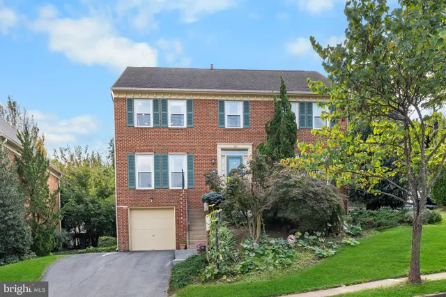 $5,500 | 1130 20th Street South, Arlington, VA 22202