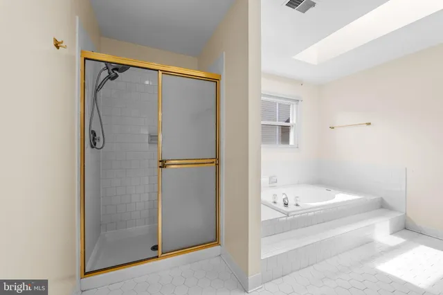 $5,500 | 1130 20th Street South, Arlington, VA 22202