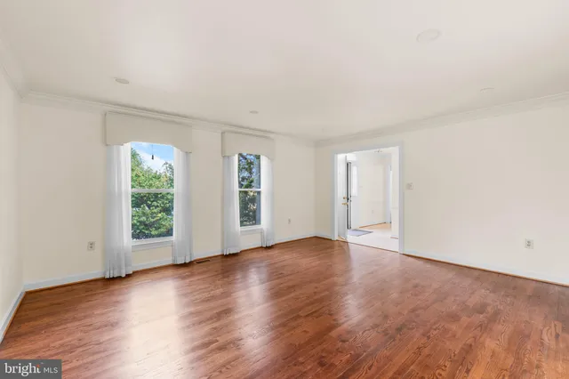 $5,500 | 1130 20th Street South, Arlington, VA 22202