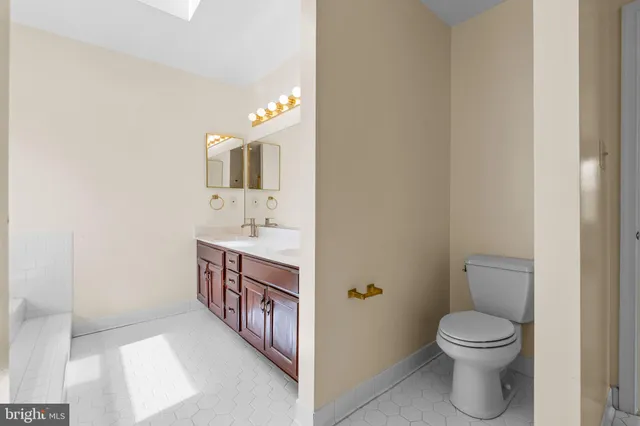 $5,500 | 1130 20th Street South, Arlington, VA 22202