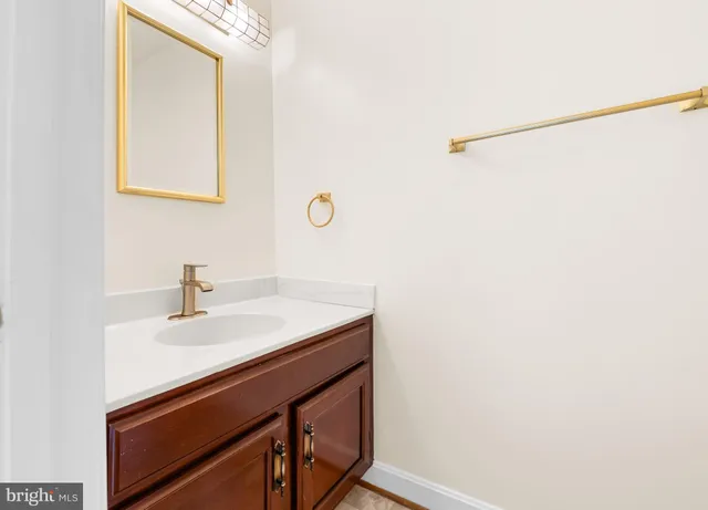 $5,500 | 1130 20th Street South, Arlington, VA 22202