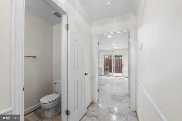 $5,500 | 1130 20th Street South, Arlington, VA 22202