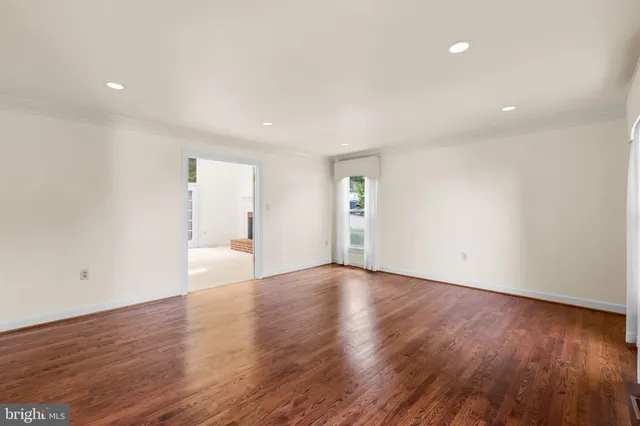 $5,500 | 1130 20th Street South, Arlington, VA 22202