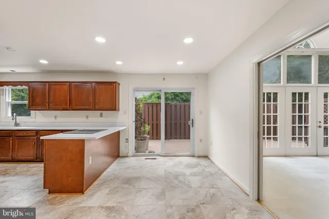 $5,500 | 1130 20th Street South, Arlington, VA 22202