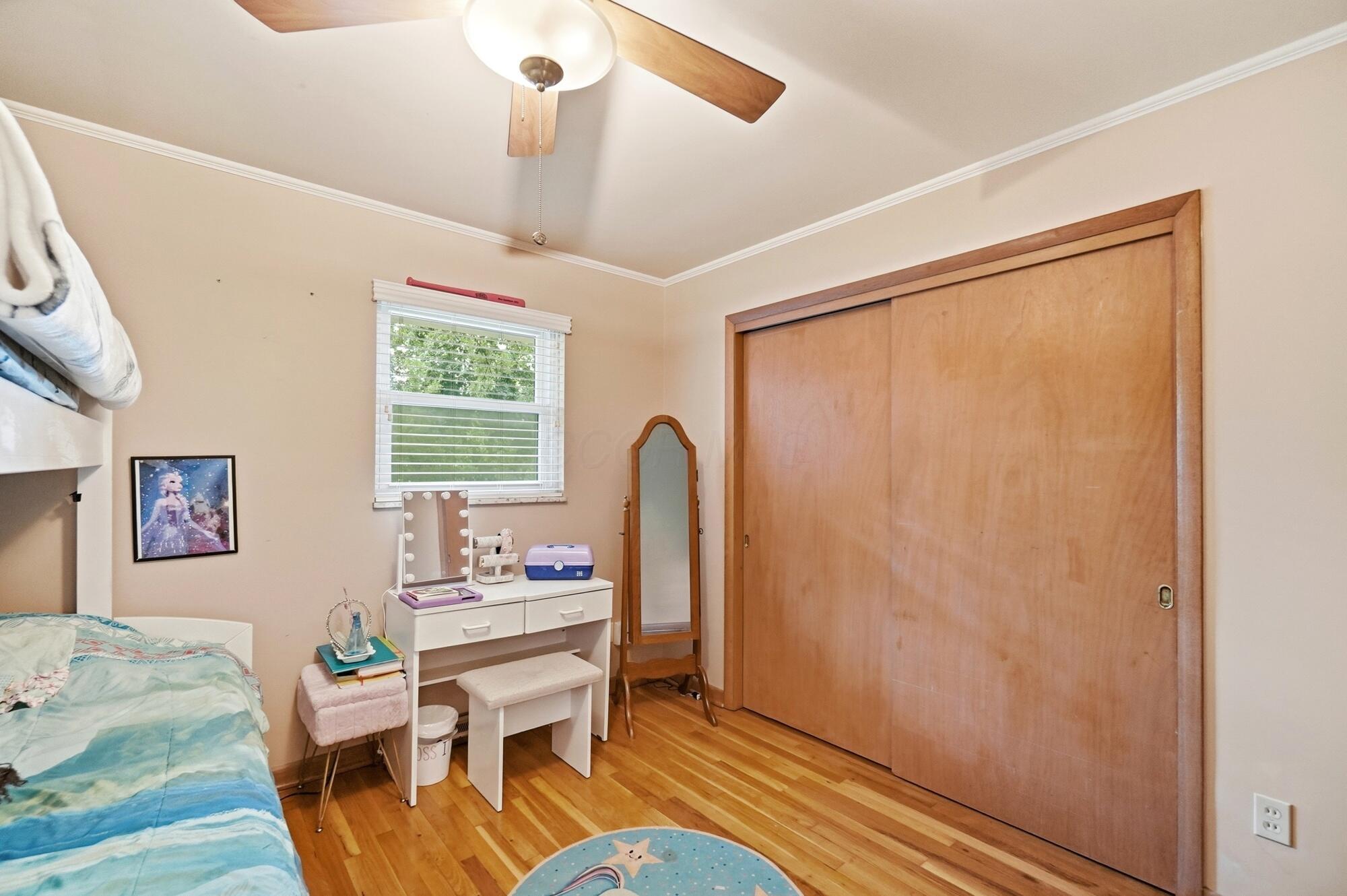 1381 Zollinger Road Columbus, OH 43221 - Photo 28 of 68 036