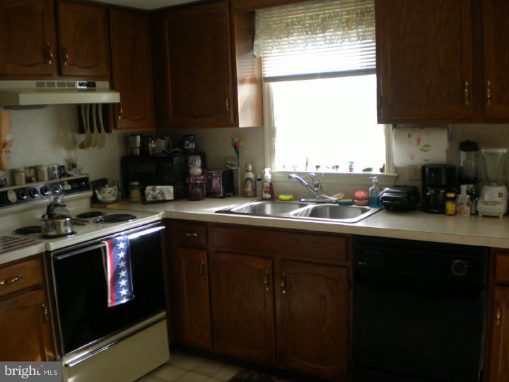 460 Reeser Street Leesport, PA 19533 - Photo 6 of 19 Gallery Image 6