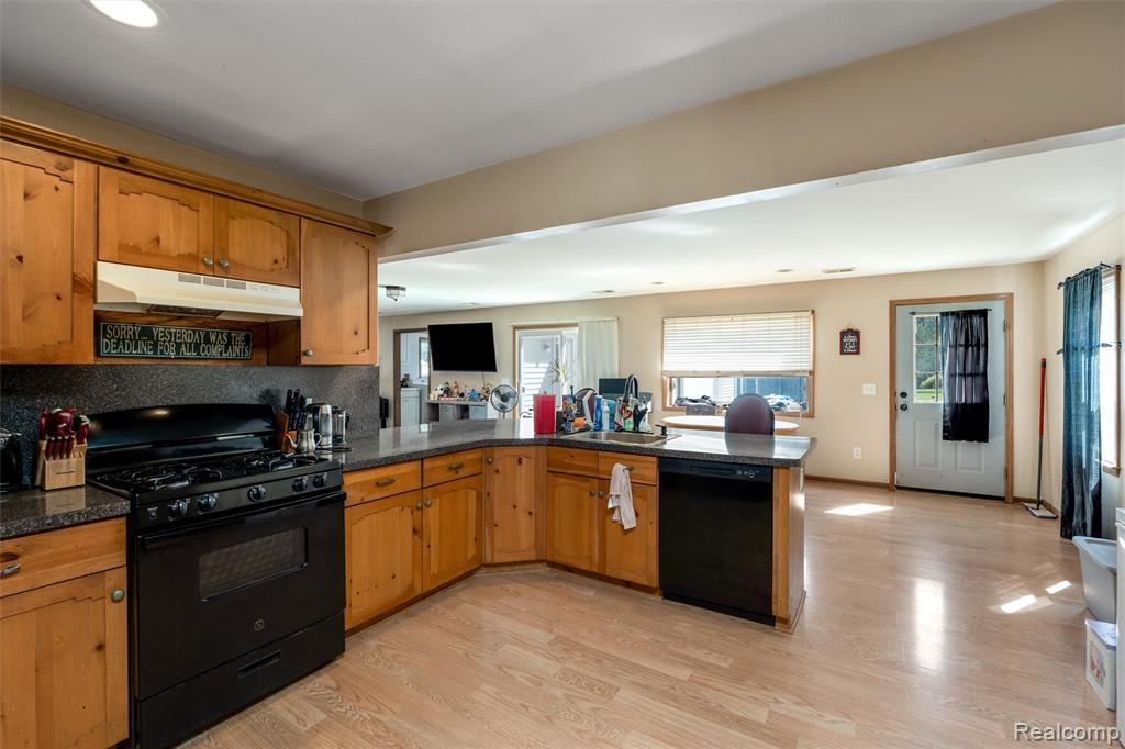 38727 Wade Road Romulus, MI 48174 - Photo 7 of 25 Gallery Image 7