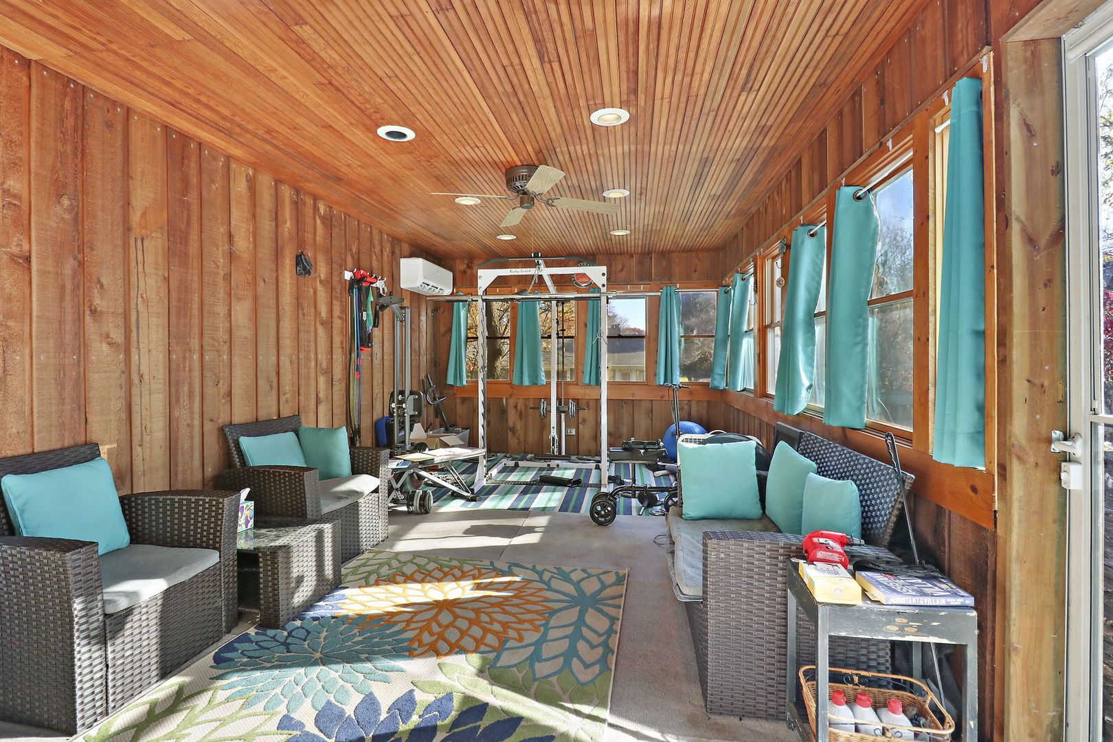 307 South Wulff Street Cary, IL 60013 - Photo 15 of 35 a outdoor space with couch