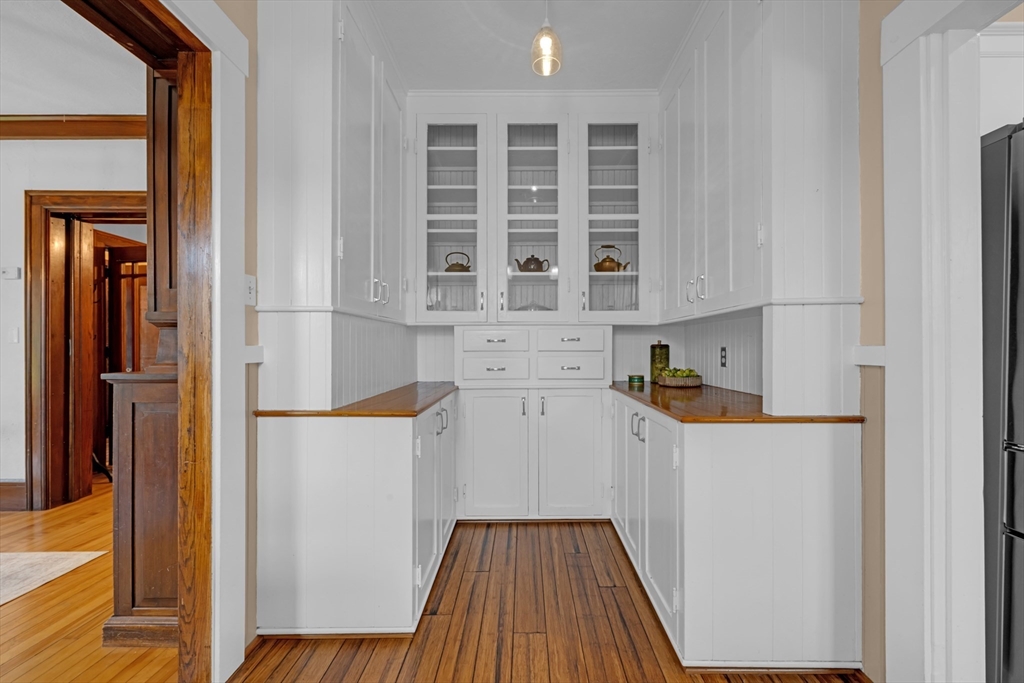 14 Tahanto Road Worcester, MA 01602 - Photo 10 of 41