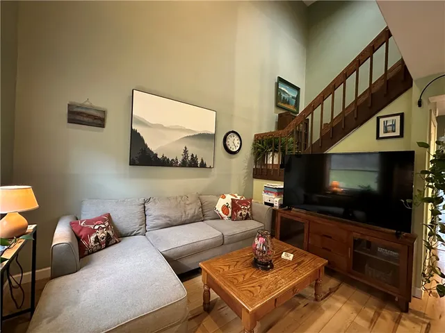 $164,900 | 7 Pinewood Lane, South Bristol, NY 14512