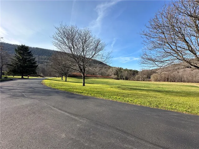 $164,900 | 7 Pinewood Lane, South Bristol, NY 14512