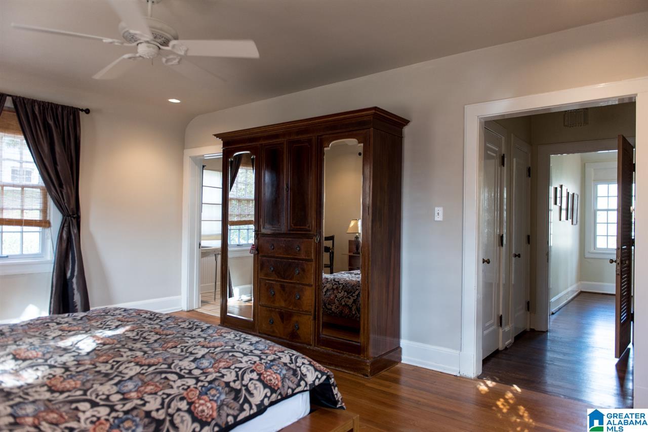 2640 Crest Road South Birmingham, AL 35223 - Photo 21 of 33