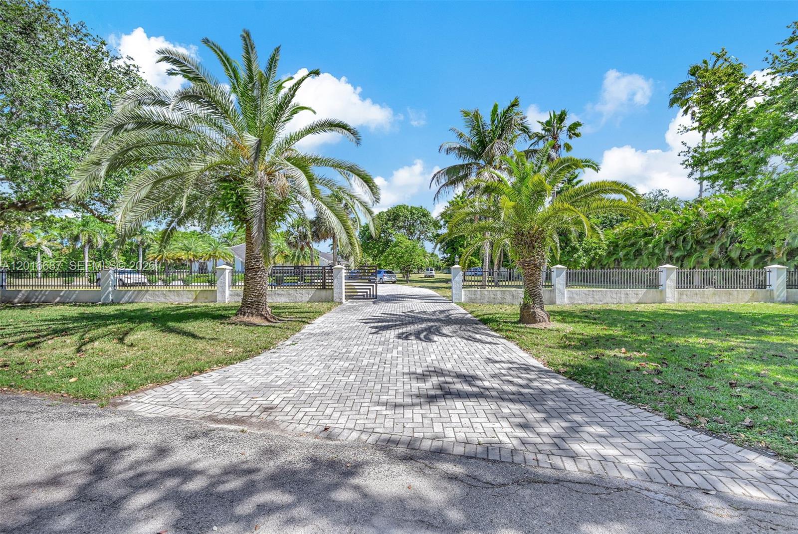 17795 Southwest 158th Street Miami, FL 33187 - Photo 21 of 105