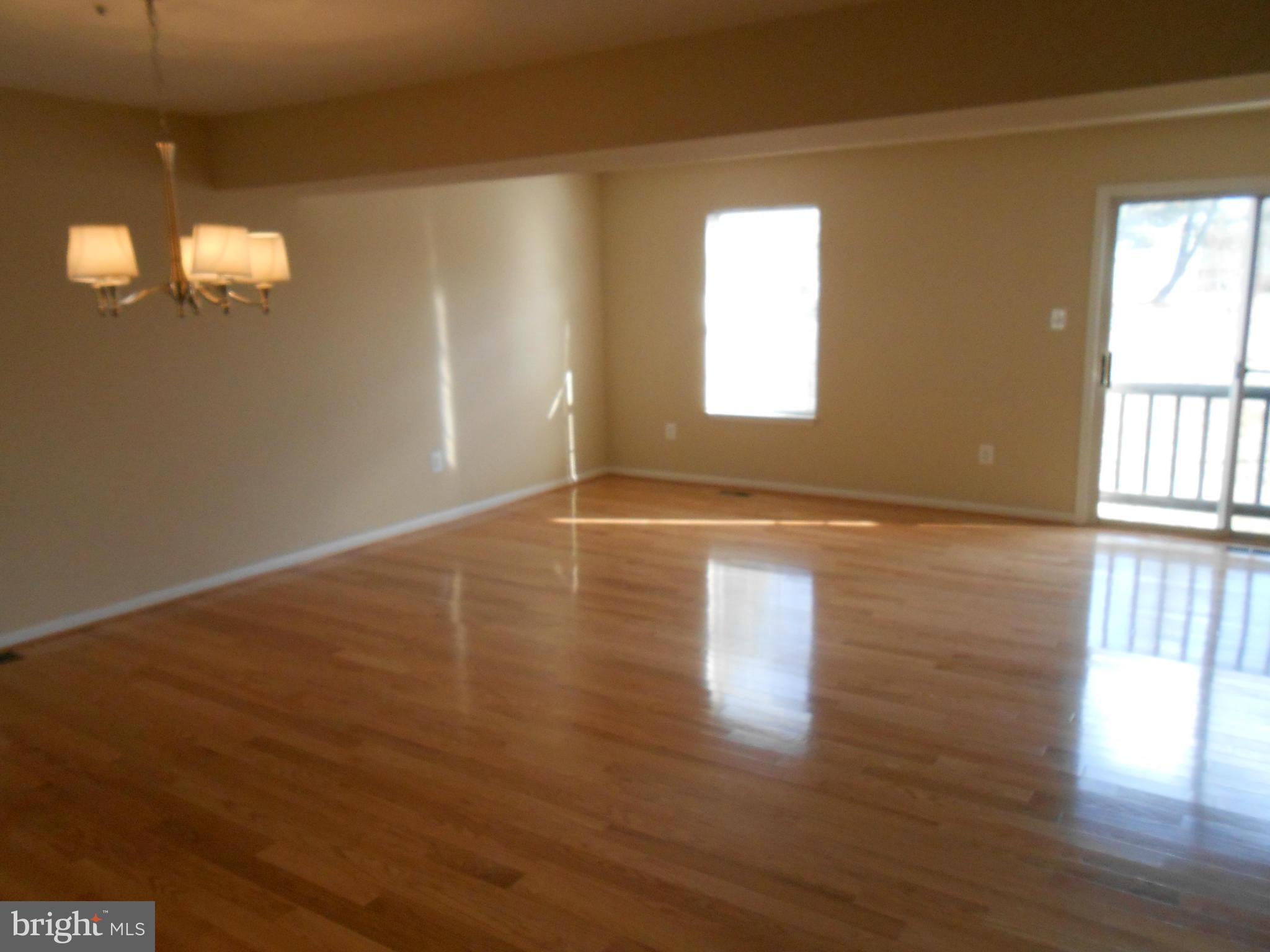 8641 Ritchboro Road District Heights, MD 20747 - Photo 4 of 22 Family Room