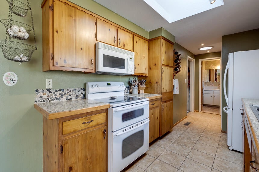 11284 Michael Road White City, OR 97503 - Photo 14 of 35 11284 Michael-17