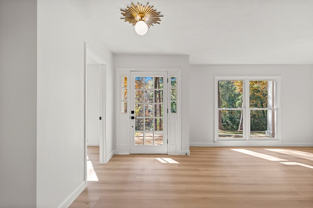 6758 Standing Boy Road Columbus, GA 31904 - Photo 21 of 46 Foyer/Entry