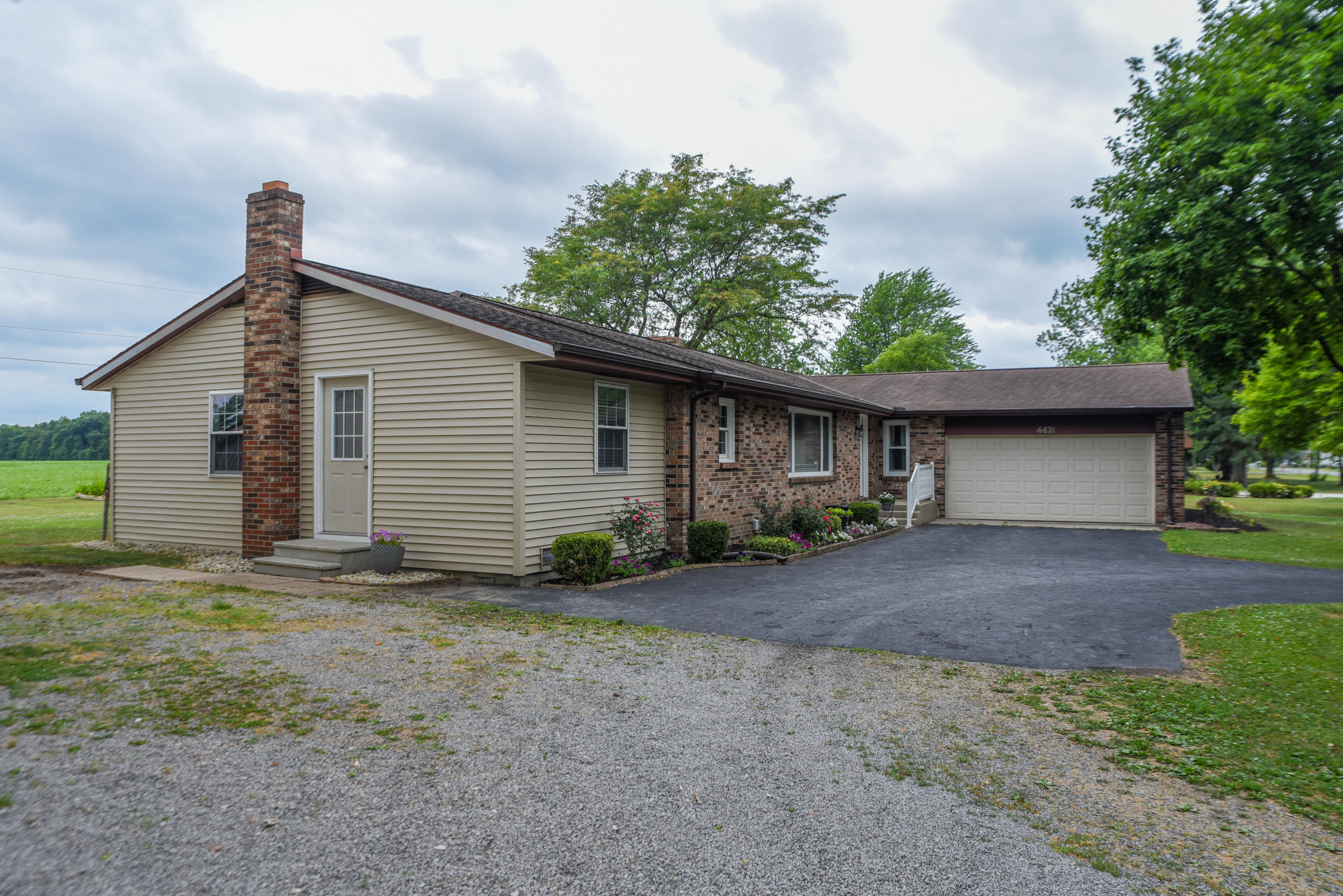 4431 E Road Lima, OH 45807 - Photo 5 of 38