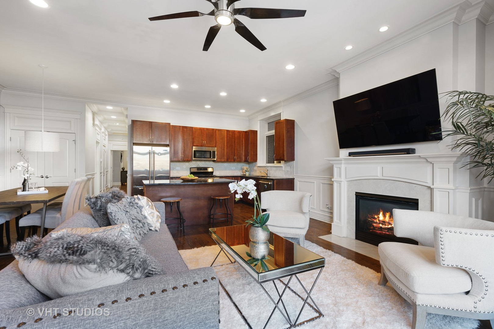 2243 West Irving Park Road, Unit 2W Chicago, IL 60618 - Photo 4 of 23