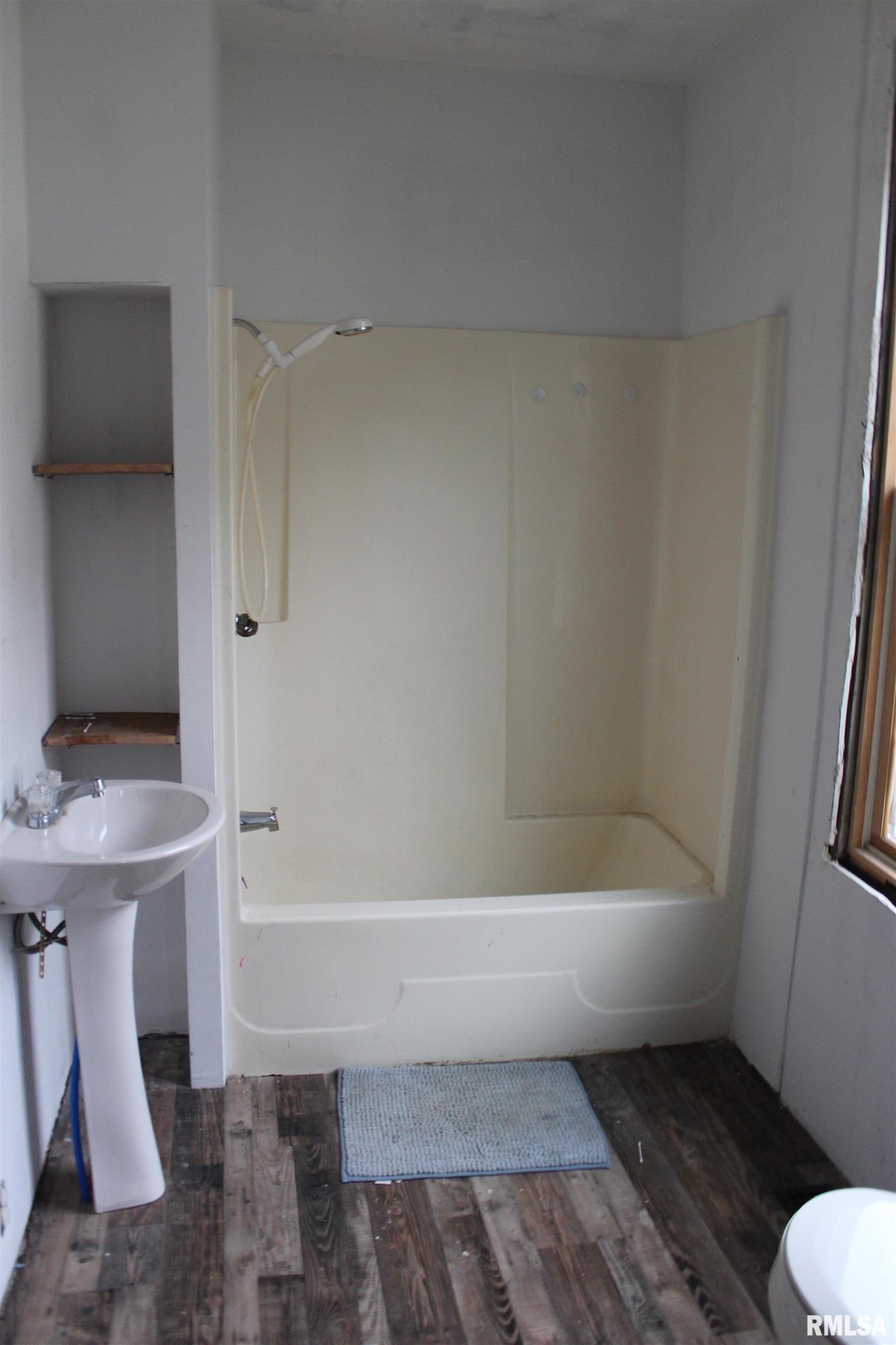 215 South Pruyn Street Salem, IL 62881 - Photo 6 of 12