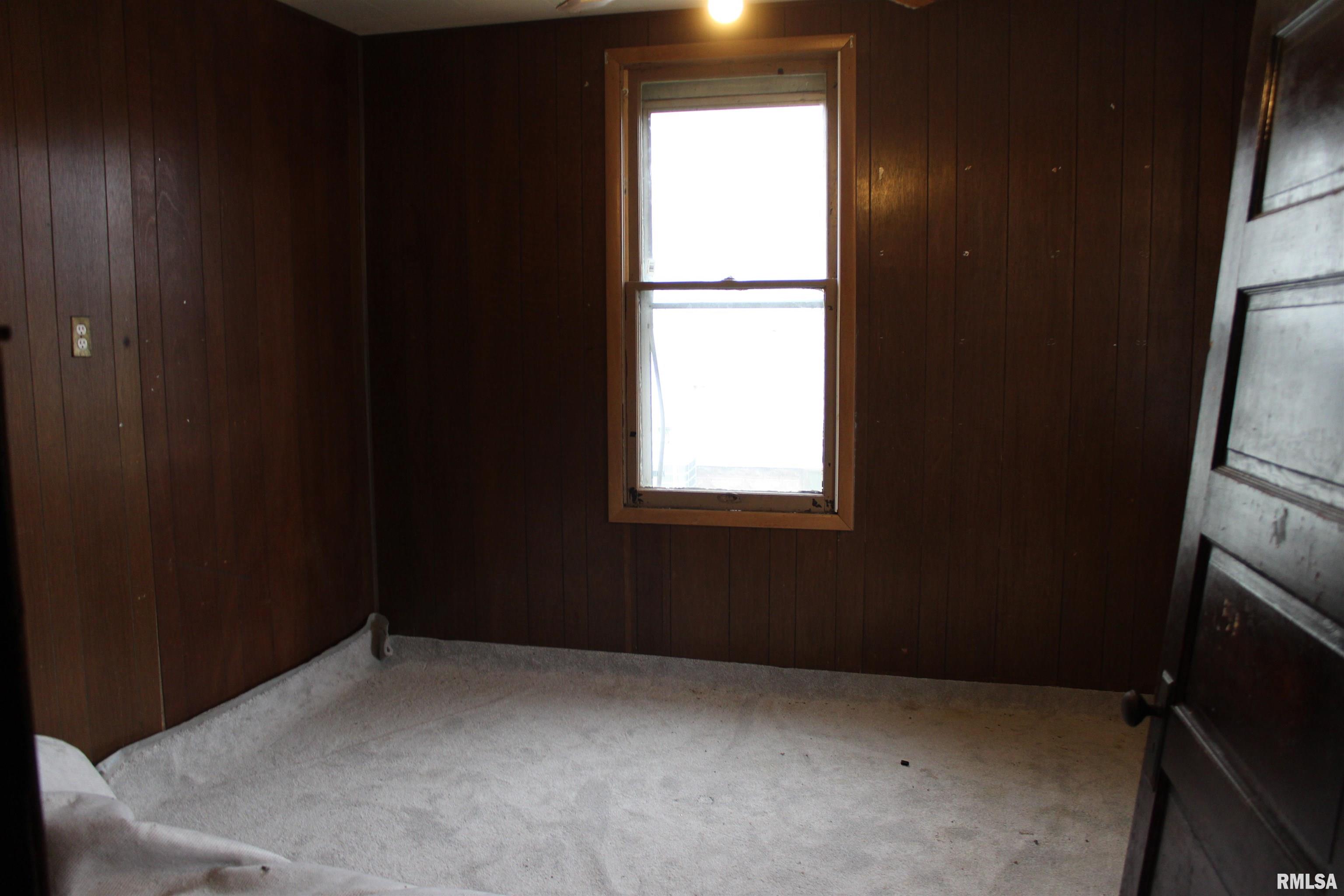 215 South Pruyn Street Salem, IL 62881 - Photo 8 of 12