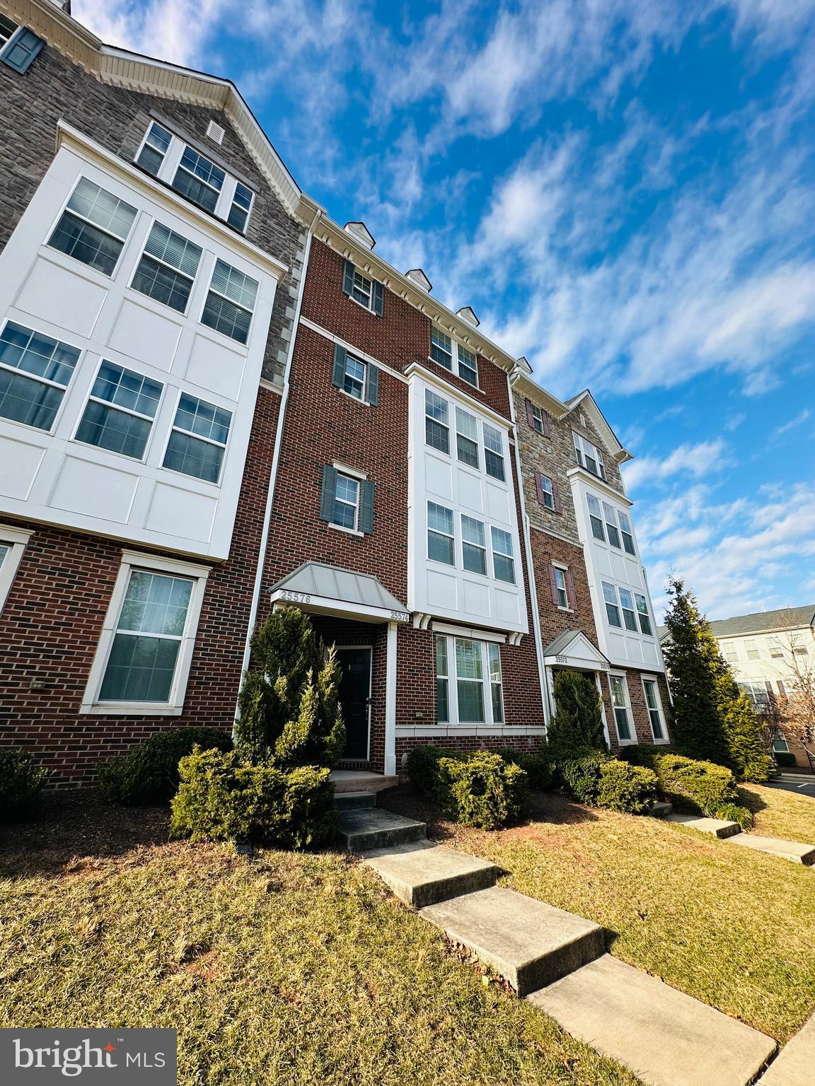 25576 Tolar Square Chantilly, VA 20152 - Photo 30 of 36 a front view of a building
