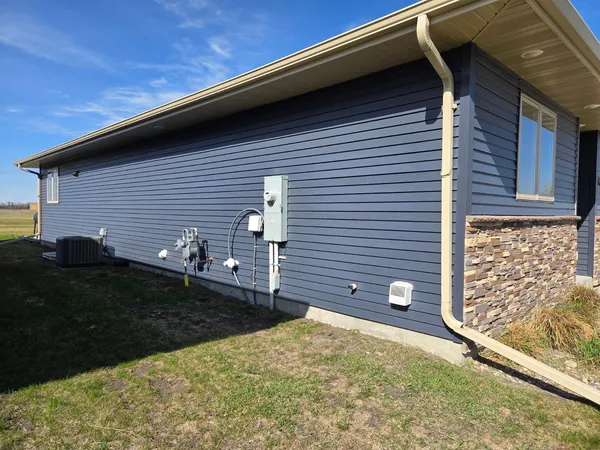 $399,000 | 1882 18th Avenue North, Wahpeton, ND 58075