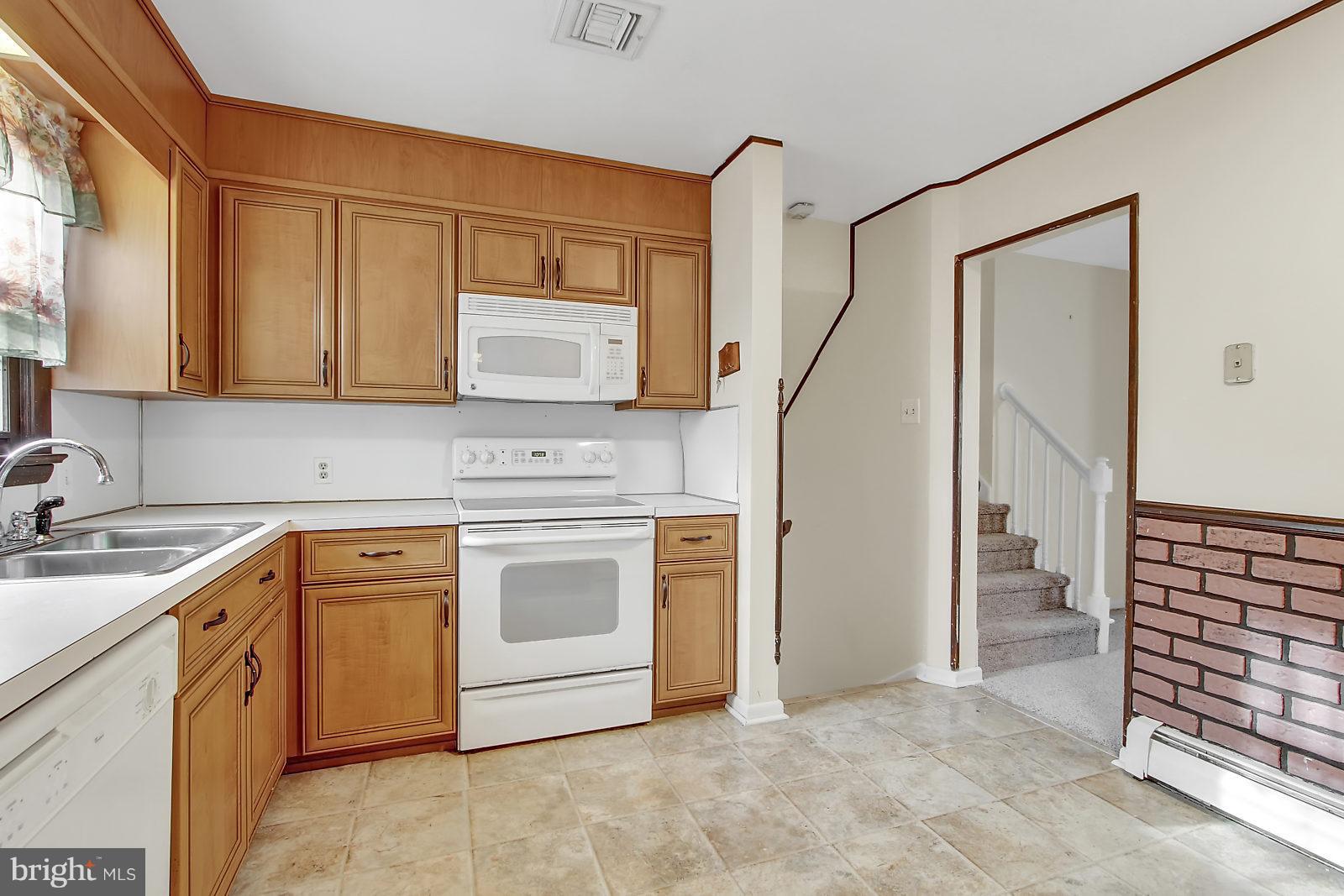 429 George Street Hanover, PA 17331 - Photo 6 of 24 Gallery Image 6