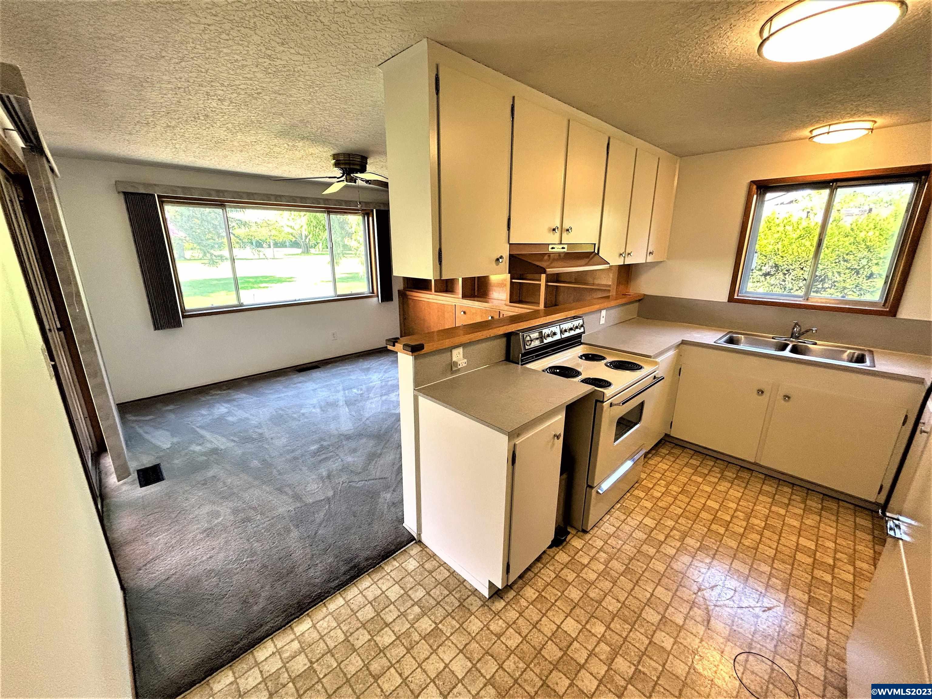 1661 Princeton Road Woodburn, OR 97071 - Photo 9 of 27 Gallery Image 9