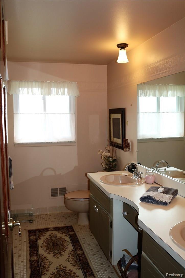 54414 Mound Road Utica, MI 48316 - Photo 27 of 57 IMG_9554 - Copy.JPG