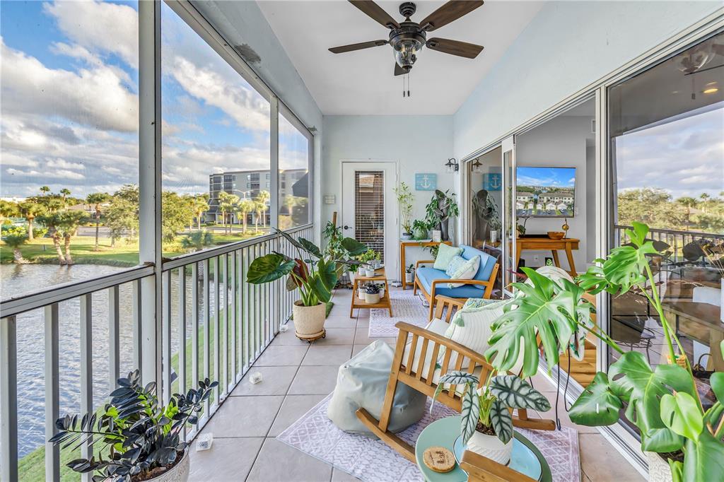 6311 99th Way North, Unit 11A St. Petersburg, FL 33708 - Photo 39 of 52 a very nice looking room with a large window
