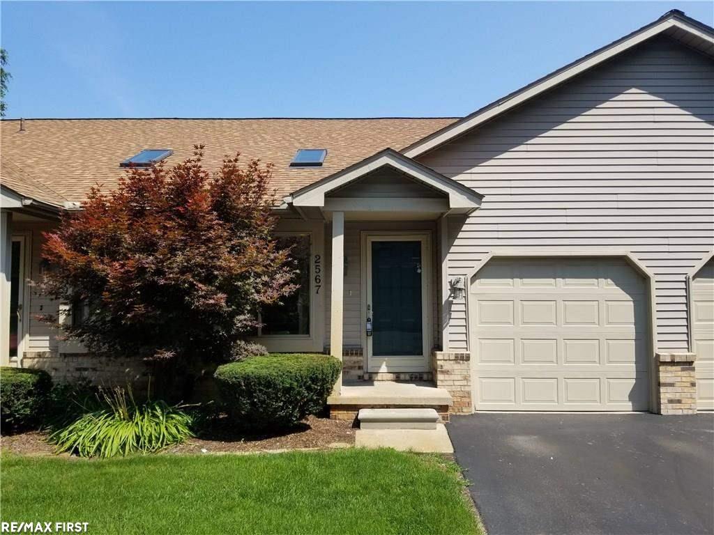 2567 South Commerce Road Wolverine Lake, MI 48390 - Photo 2 of 30