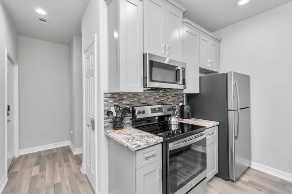 $1,500 | 7823 Gladstone Street, Unit B3, Houston, TX 77051