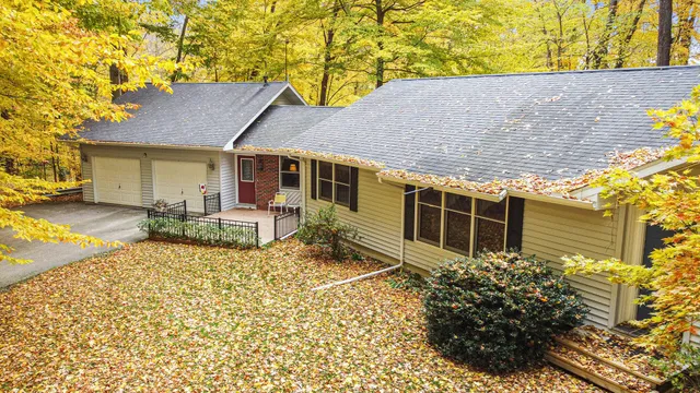 $425,000 | 2192 Butler Road, Dowling, MI 49050