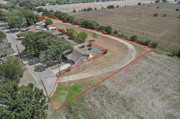 $274,999 | 1508 Pendergrass Street, Lockhart, TX 78644