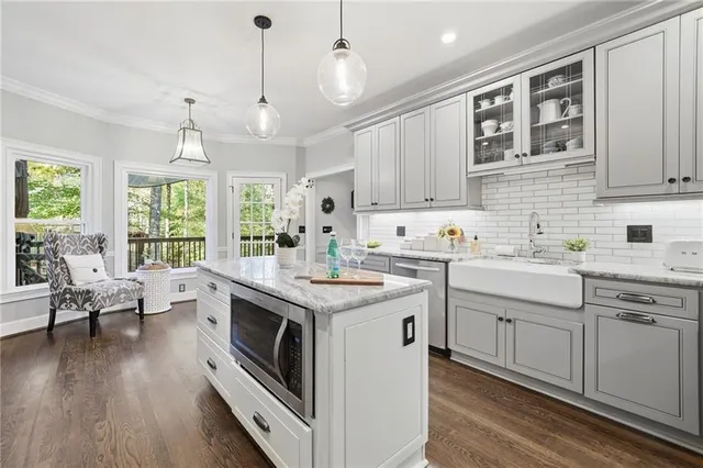 a kitchen with granite countertop lots of counter top space